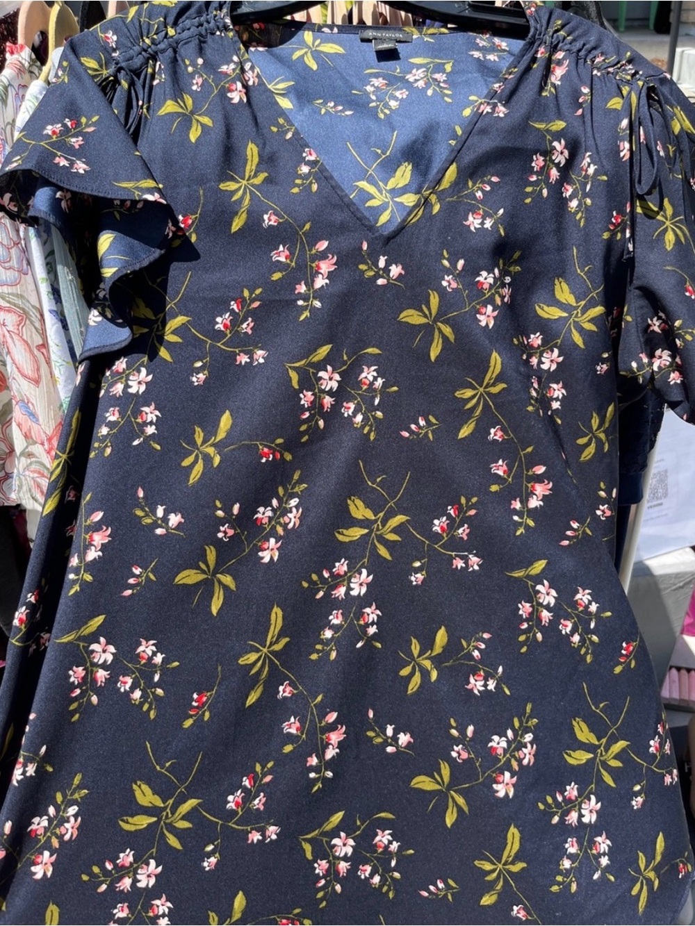 nn Taylor Navy Floral V-Neck Tie Sleeve Top L